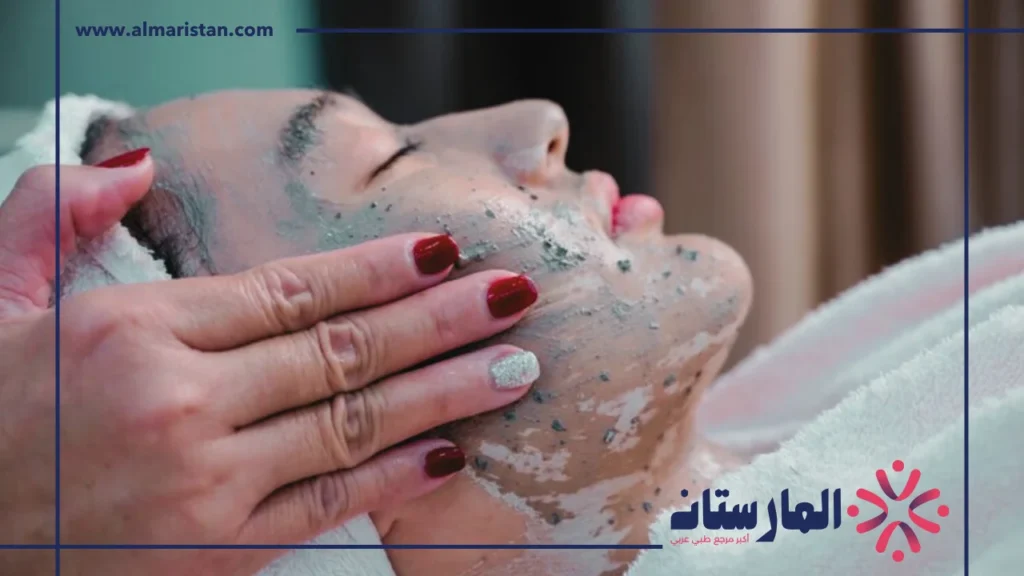 تنظيف الوجه من الدهون والأوساخ
